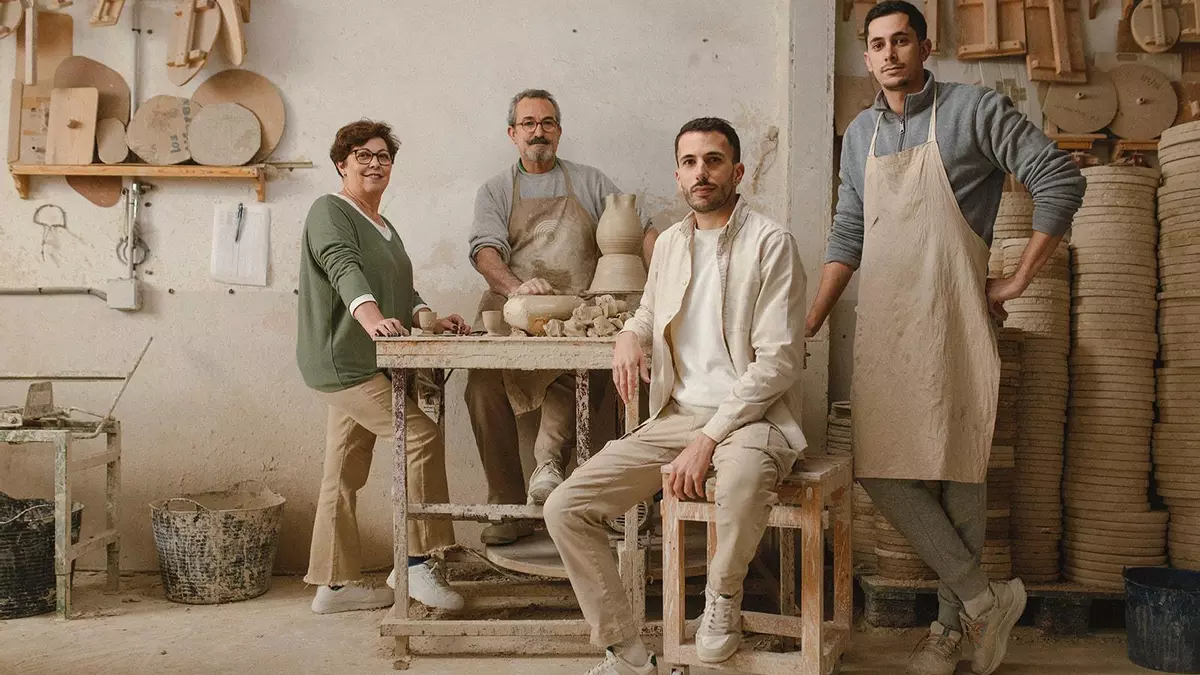 Las vajillas de la alfarería Torres Ferreras son catálogo de excelencia en la artesanía internacional
