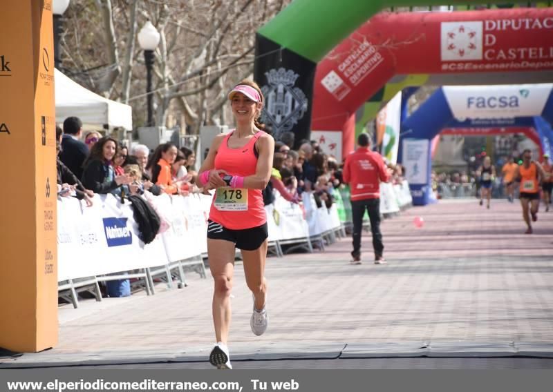 Atletas en el IX Marató BP de Castellón