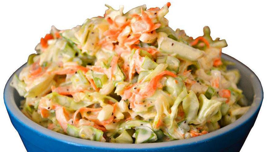 L&#039;amanida de col amb nata, coleslaw, és molt apreciada als Estats Units