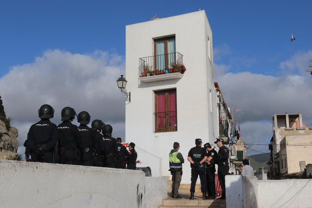 Operativo especial para el desalojo de sa Penya.