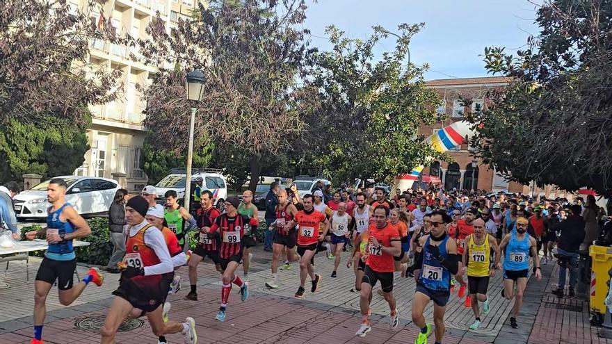 Bruno Paixão y María Mercedes Pila ganan la Media Maratón Badajoz-Elvas, con casi 300 corredores