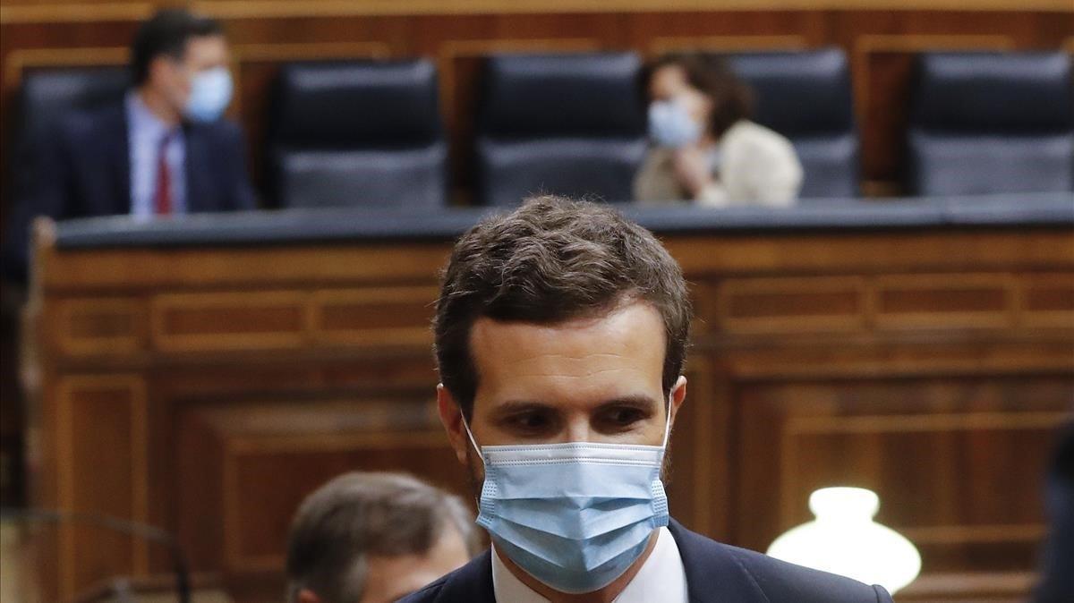 El líder del PP, Pablo Casado, tras una intervención en el pleno del Congreso.