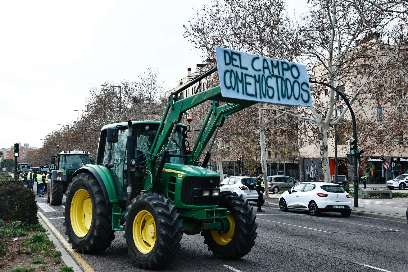 Las primeras tractoradas colapsan València