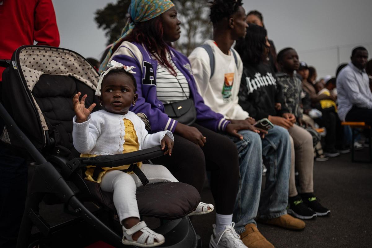 Así ha sido el encuentro del papa León XIV con migrantes de Las Raíces