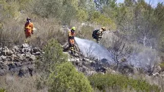 Controlan un incendio rural en el "Corral del Cuco" de Barxeta