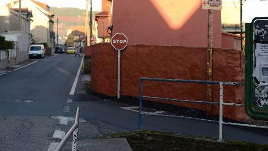 Zonas sin espacio para peatones de la carretera de Abelendo. // G.N.