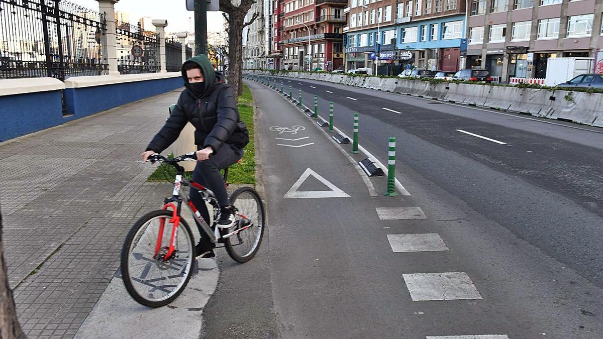 Carril bici de la ciudad, cuyas mejoras figuran siempre en los presupuestos participativos. |  // VÍCTOR ECHAVE