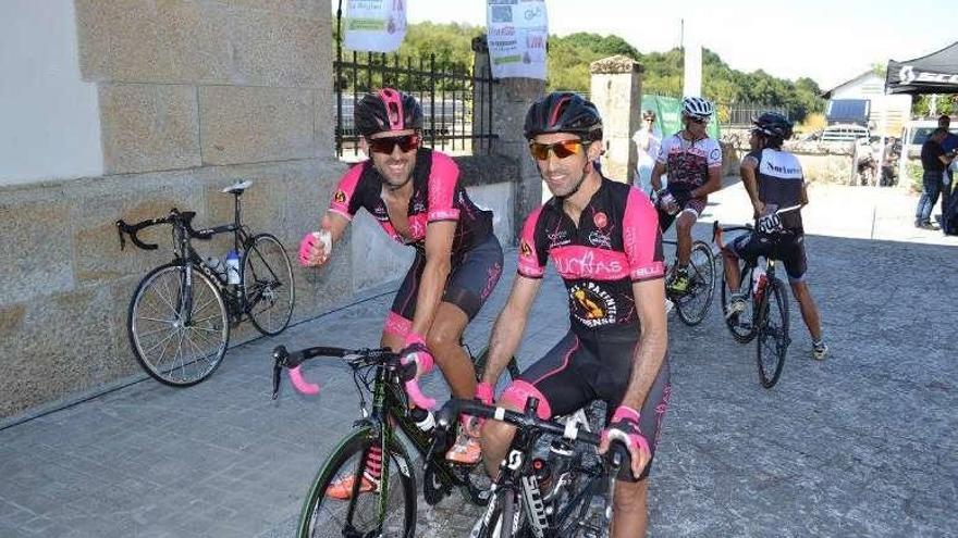 Los hermanos Vidal, antes del comienzo de la prueba. // FDV