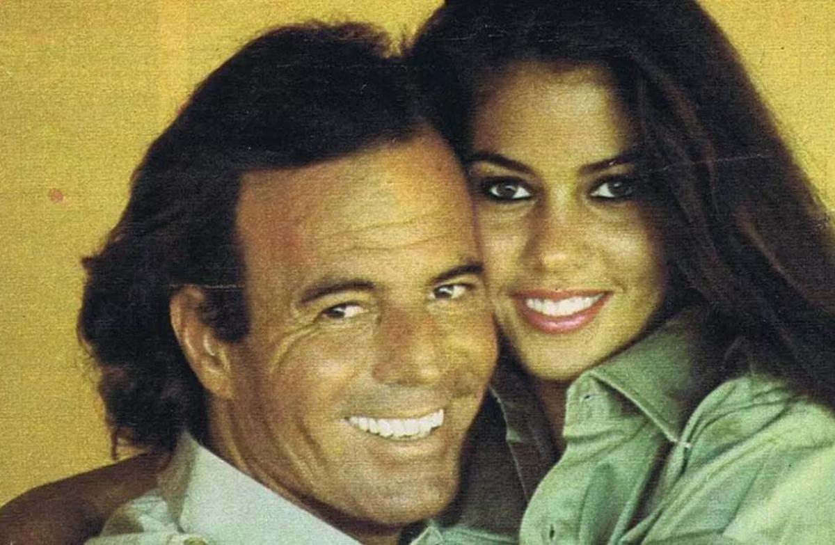 Julio Iglesias i Vaitiare en una imatge d'arxiu