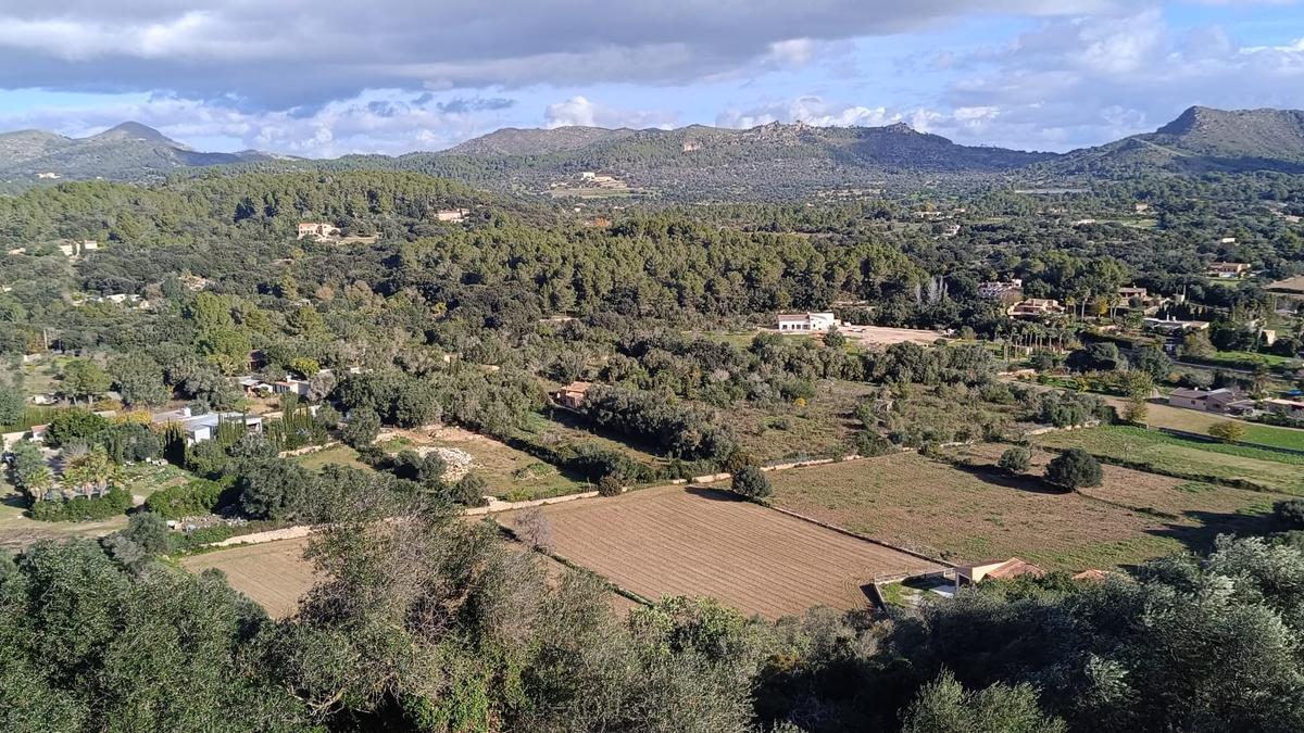 Vista panorámica de una zona rústica ubicada en los alrededores de Artà.