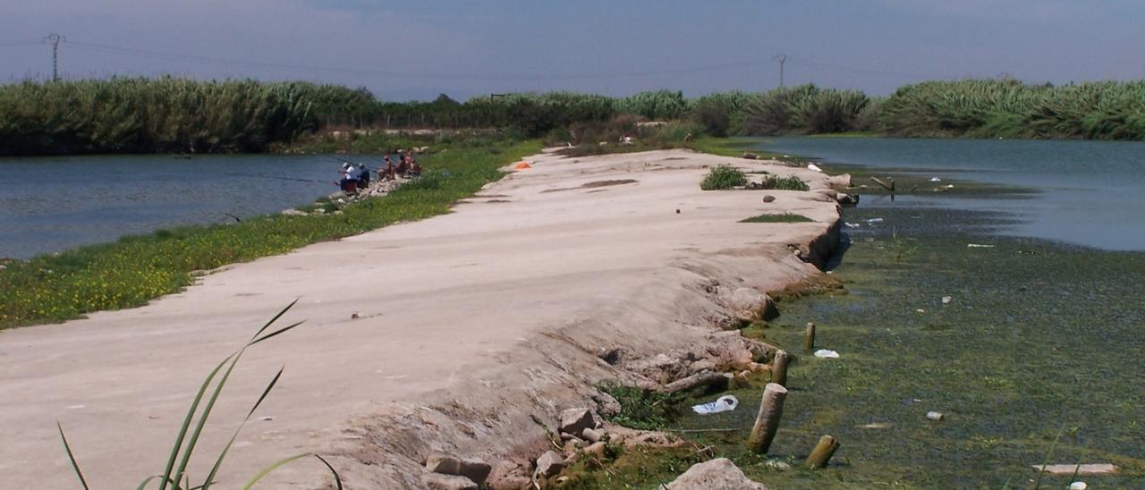 Azud de la Marquesa, demolido con el cambio de toma del Acueducto Júcar-Vinalopó. En Cullera, la presa marcaba el inicio del estuario.