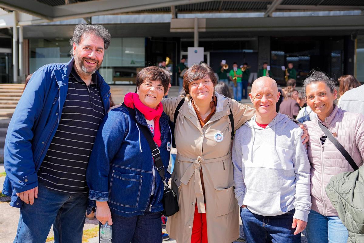 García Mateo, con asistentes a su cierre de campaña.