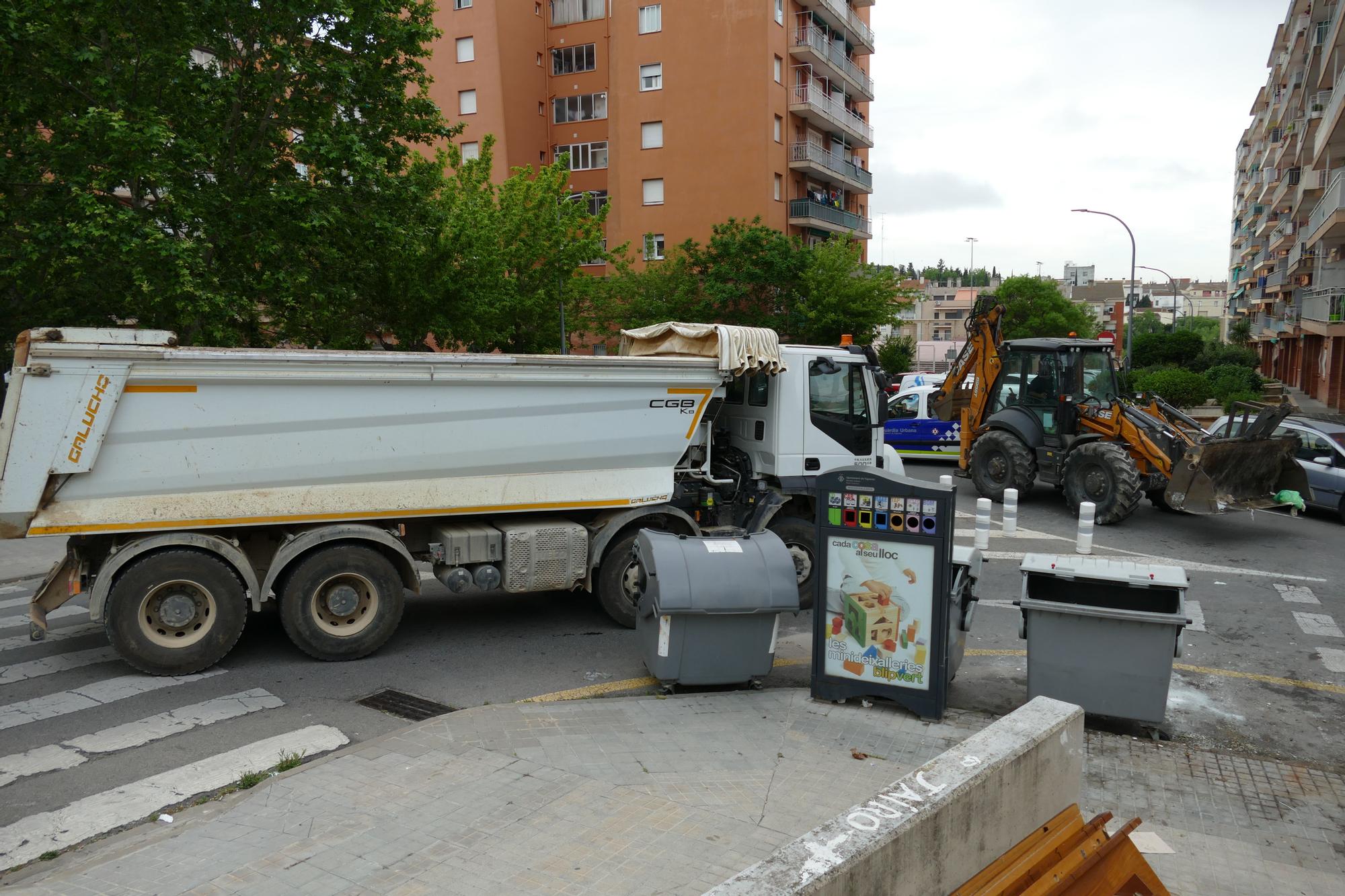 Segueixen les tasques de recollida de deixalles a Figueres