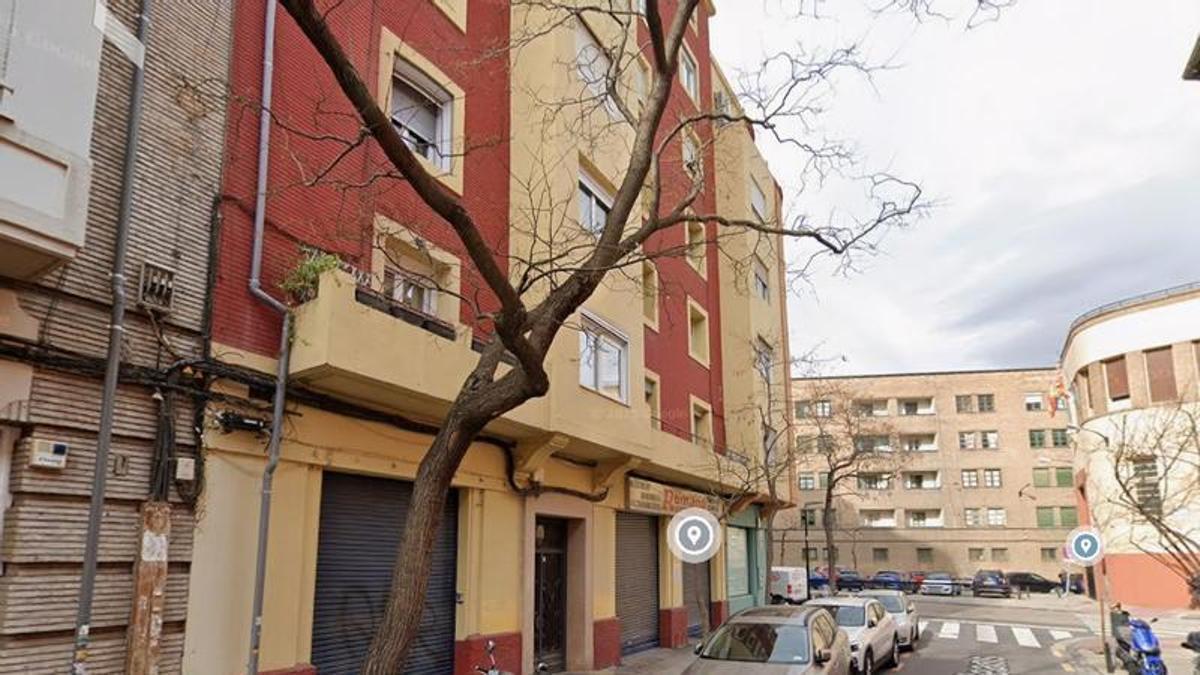 Edificio del centro de Zaragoza que ha tenido que ser desalojado esta tarde