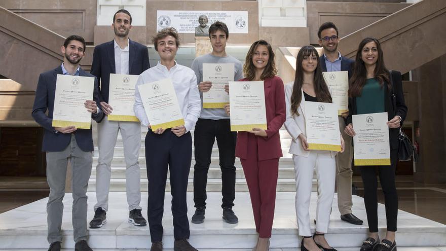 La Universitat entrega los premios extraordinarios de Mediciana y Odontología del curso 2016-17