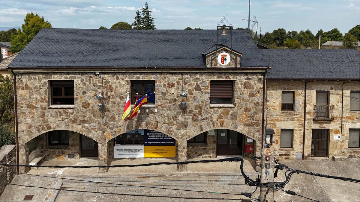 Casa consistorial de Manzanal de Arriba
