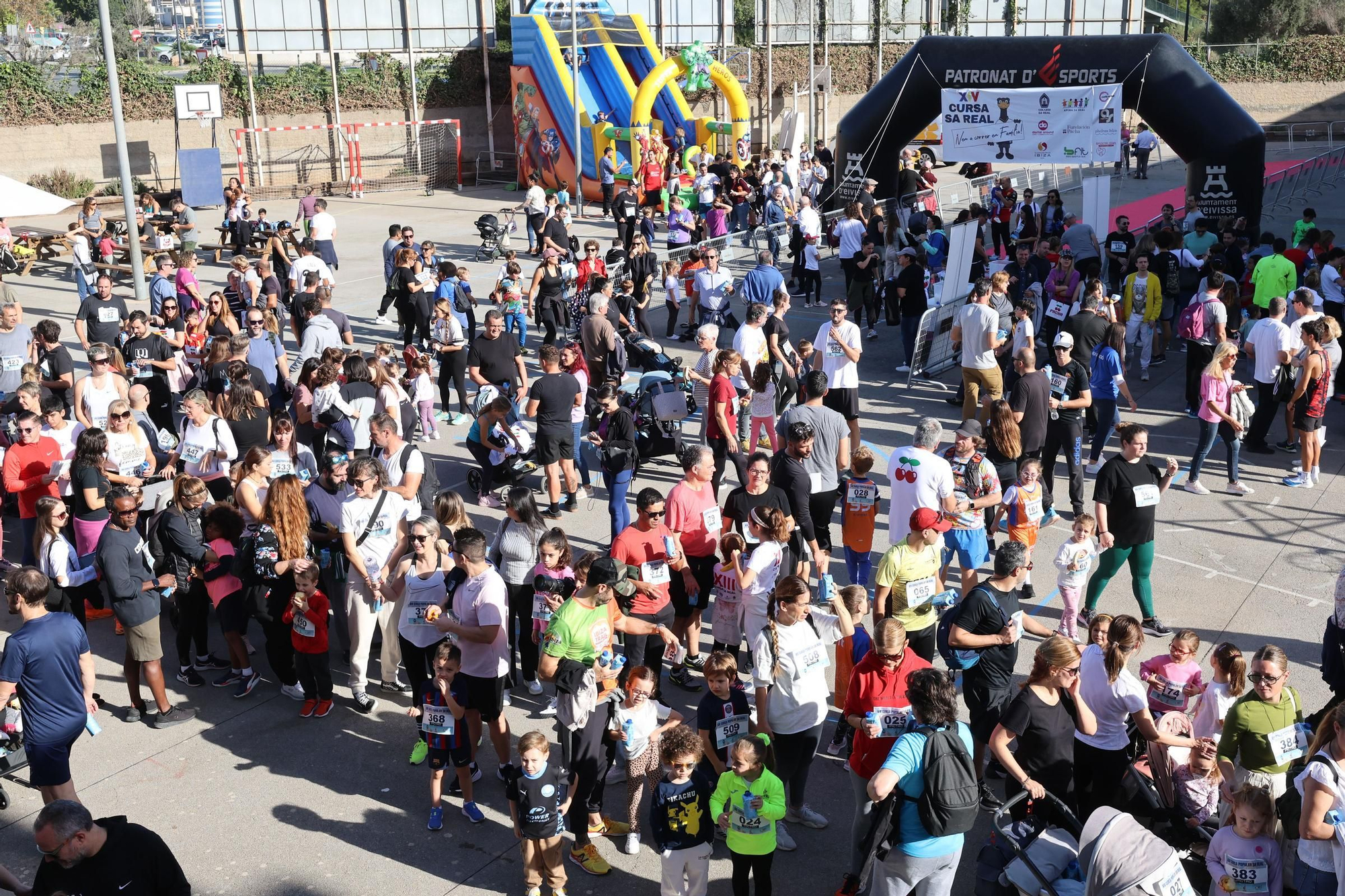 Galería: La carrera festiva de Ibiza para disfrutar en familia
