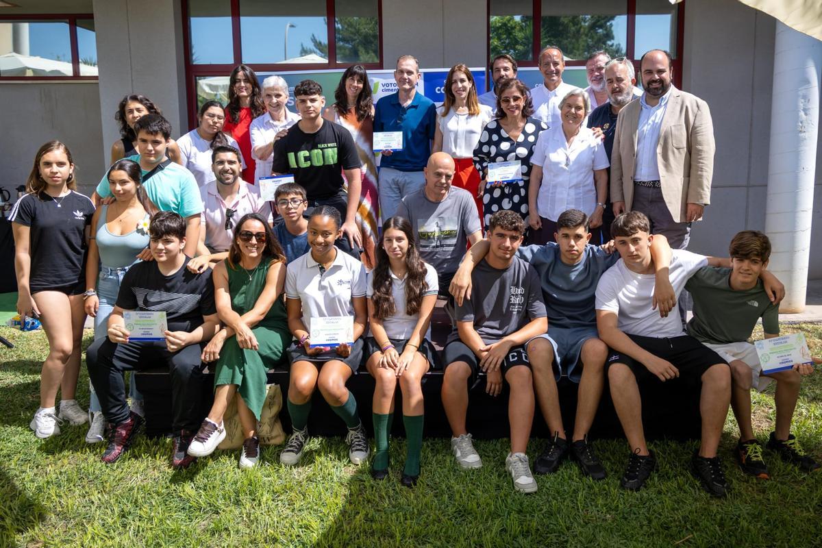 Alumnos del Colegio La Asunción, que han ganado el premio para la categoría de Secundaria.