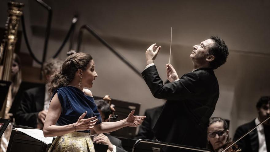 Orozco Estrada y la Orquesta Gürzenich de Colonia impactan  y brillan en el Palau de la Música