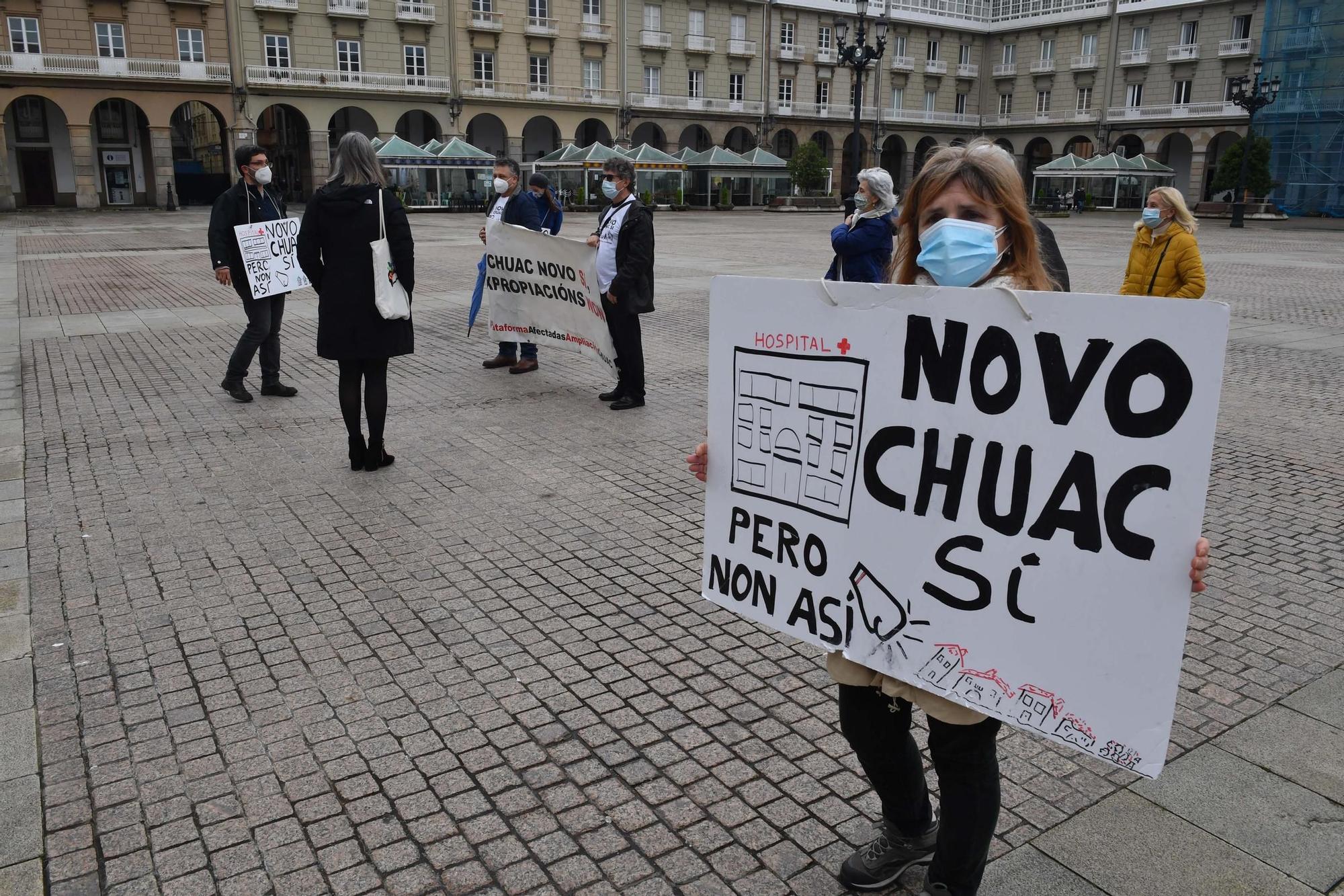 Protesta en María Pita de afectados por la ampliación del CHUAC