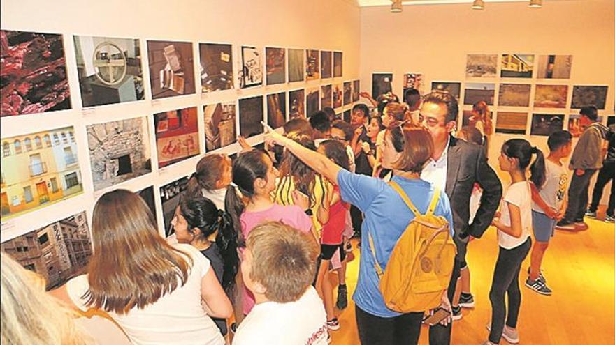 Alumnos de 11 centros aprenden en l’Alcora sobre la Real Fábrica