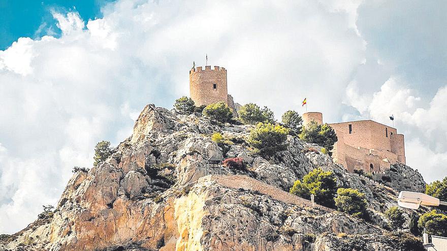 Vive la esencia de Castalla: visita su castillo y descubre su entorno natural