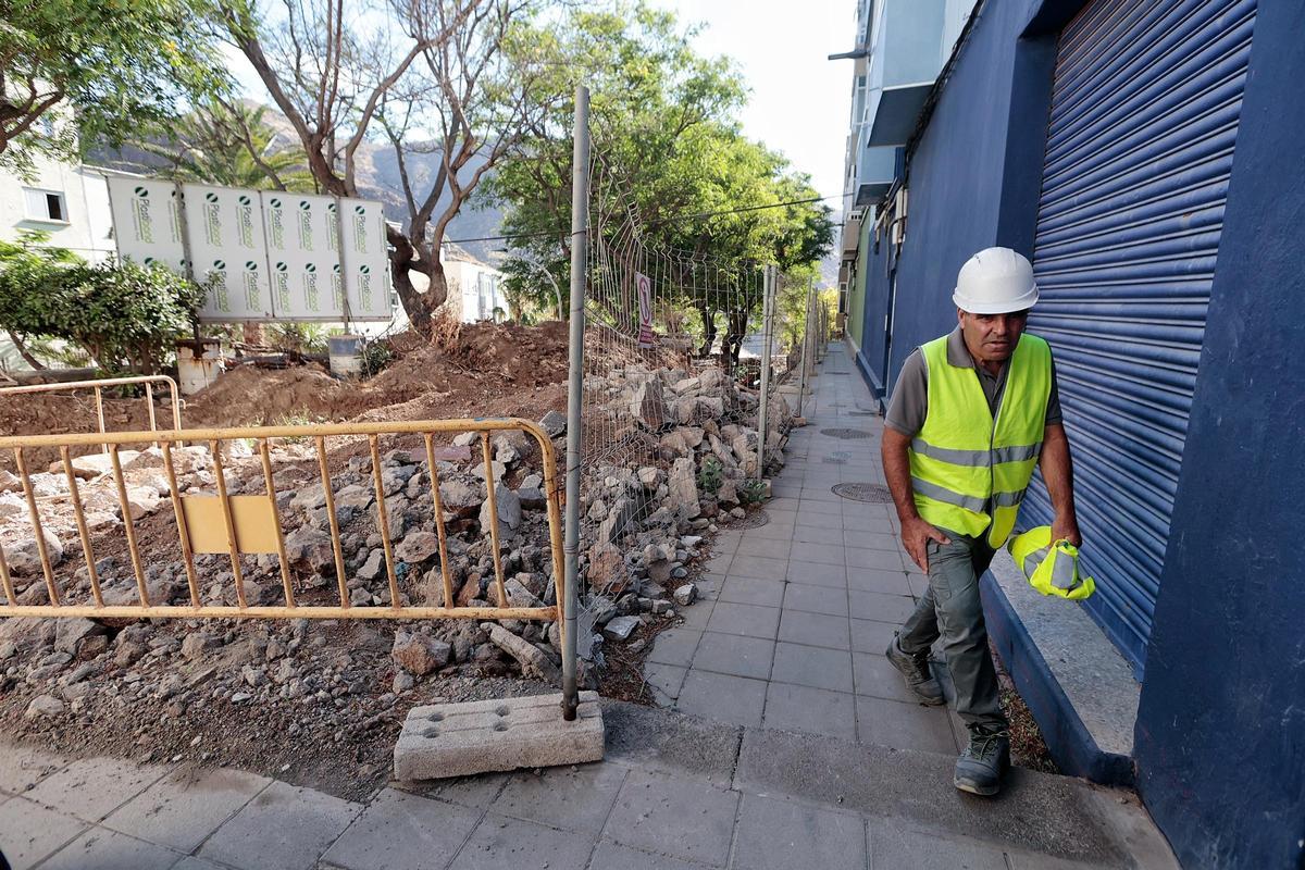 Obras de accesibilidad en la plaza de las Mil Viviendas de La Salud