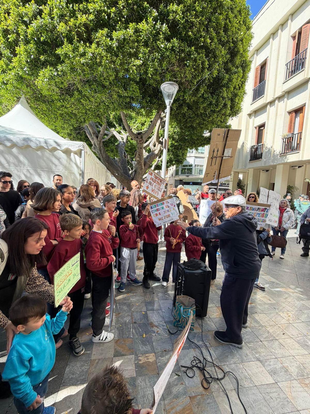 Protesta este lunes a las puertas del Ayuntamiento