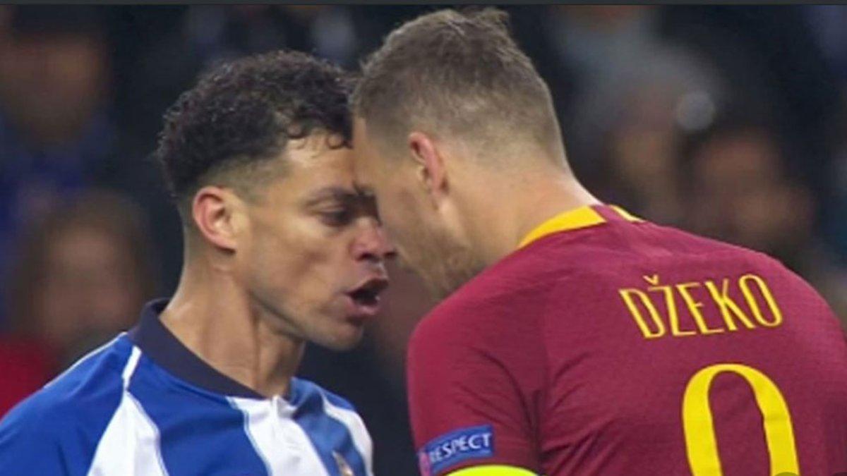 Tremendos cabezazos entre Pepe y Dzeko en el Porto - Roma