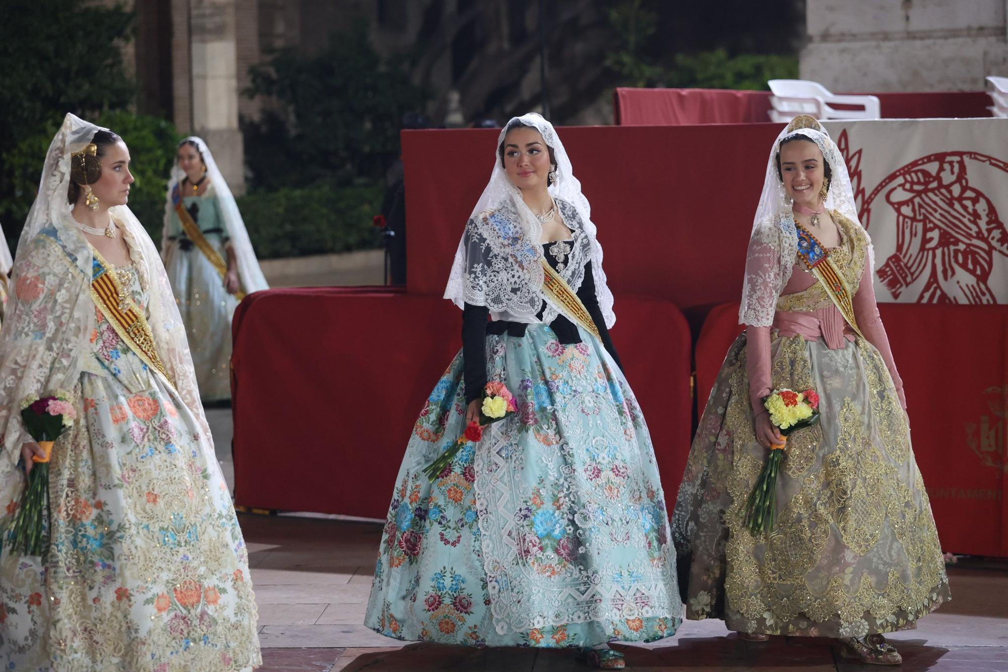 Búscate en el primer día de la Ofrenda en la calle San Vicente entre las 23 y las 24 horas