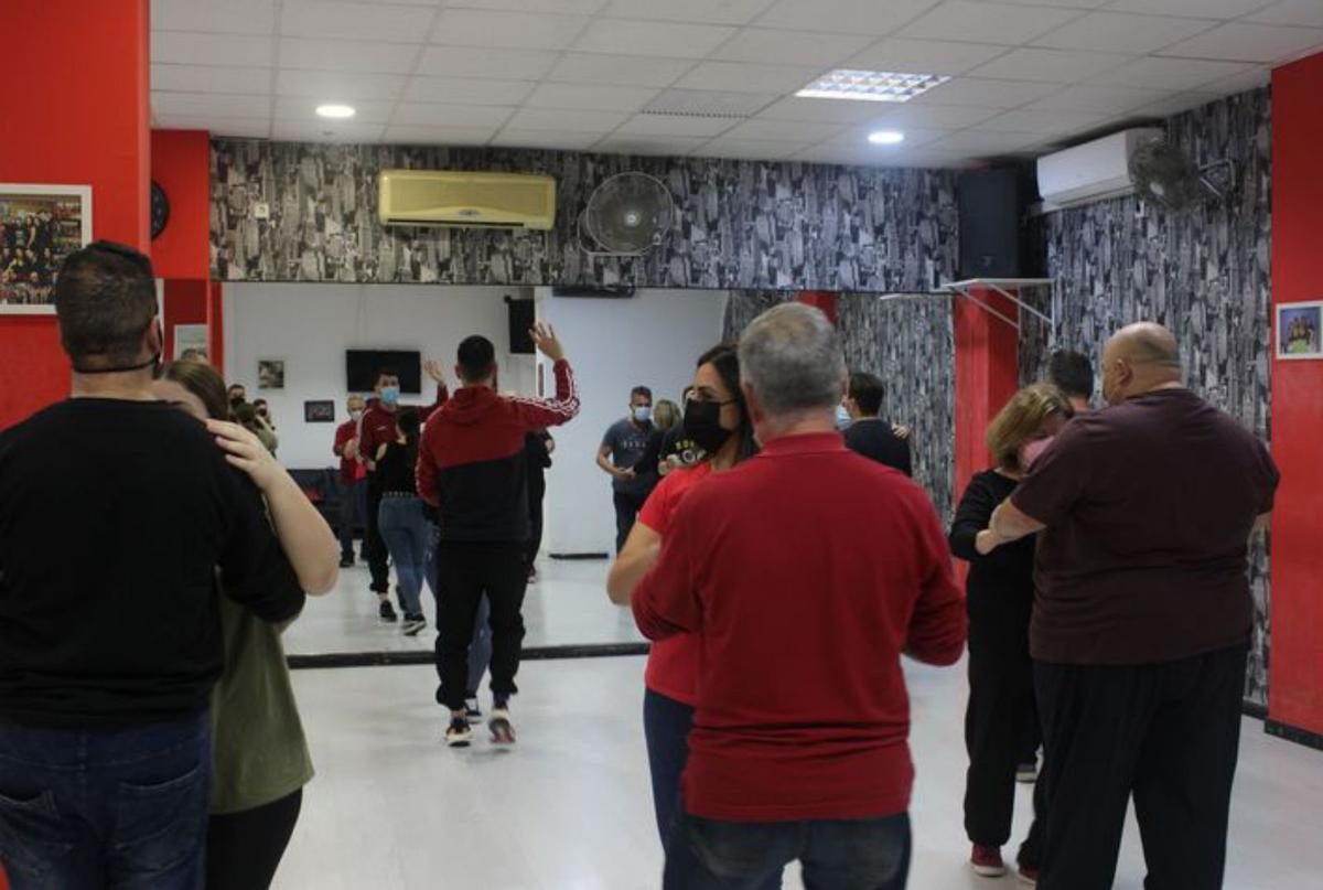 Bailar pegadosen tiempos de pandemia | FOTO DE ANA BARRANCO