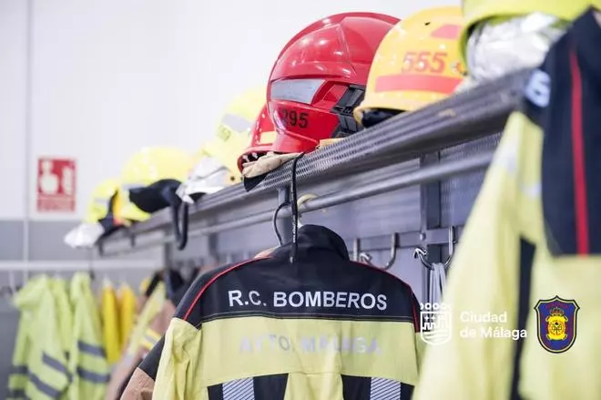 Herido tras un incendio originado en la cocina de un establecimiento en el Vialia