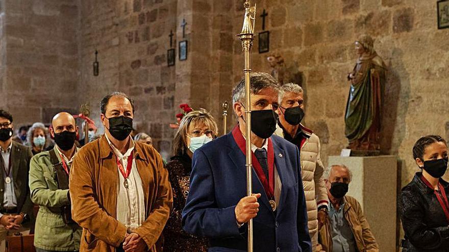 Ricardo Flecha, presidente de la cofradía, junto a parte de la directiva