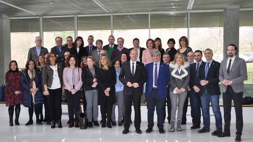 Foto de familia de las delegaciones de las dos universidades, ayer, en Citexvi. // Cristina Graña