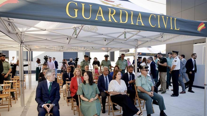 EN IMÁGENES: Marlaska inaugura el cuartel de Mieres: