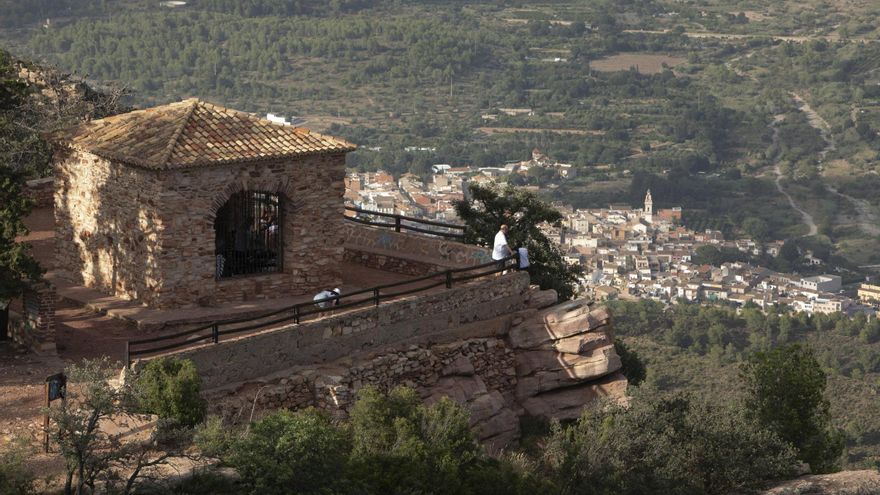 El pleno y el Consell de Cultura de Estivella rechazan la &quot;ocupación ilegal&quot; de la ermita del Garbí