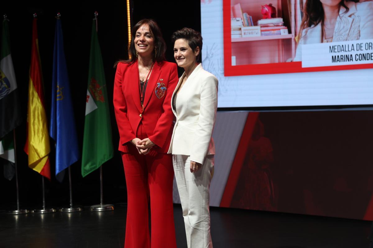 La diseñadora Marina Conde tras recoger la distinción.