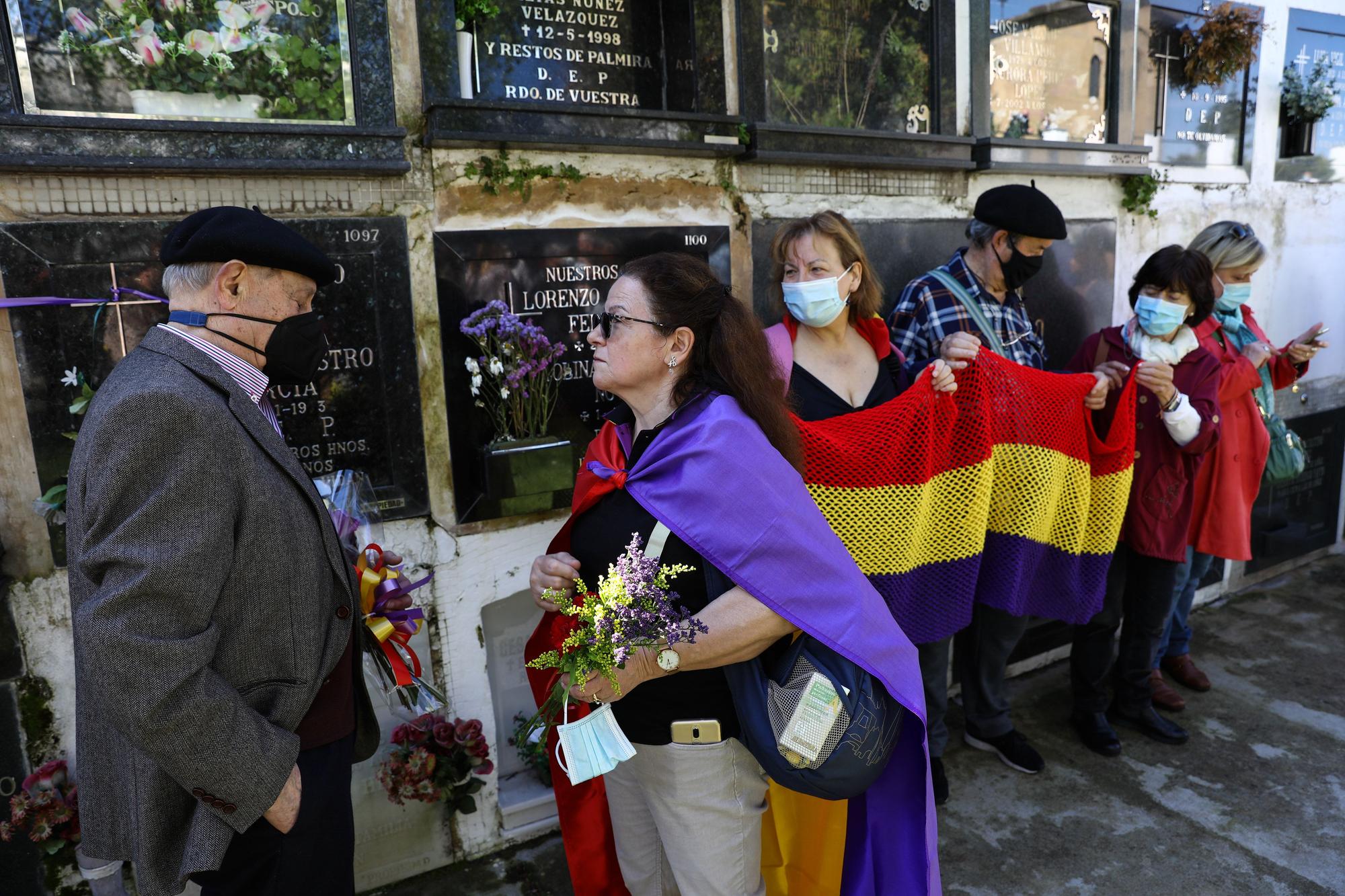 En imágenes: Homenajes en El Sucu para conmemorar la II República