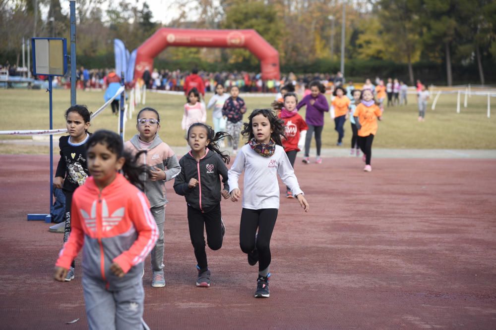 Uns 800 escolars donen relleu un any més al Cros de Manresa al Congost