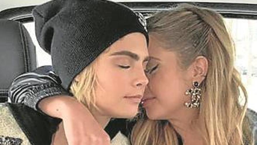 Delevingne se casa con Ashley Benson