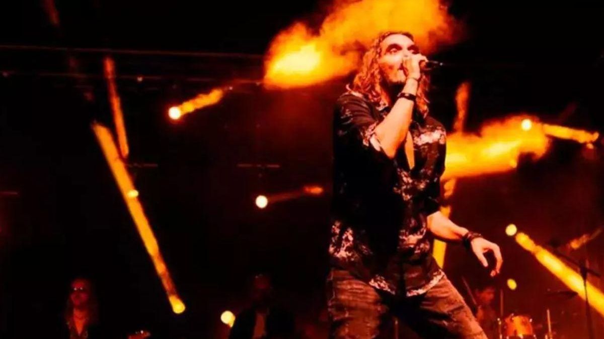 Joaquín Padilla, cantante de 'La Ruleta', obligado a abandonar el escenario Violencia