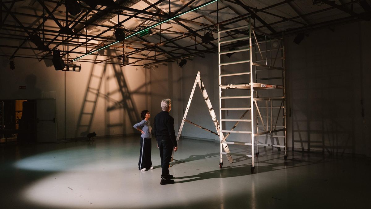 Preparativos para un montaje en Réplika Teatro.