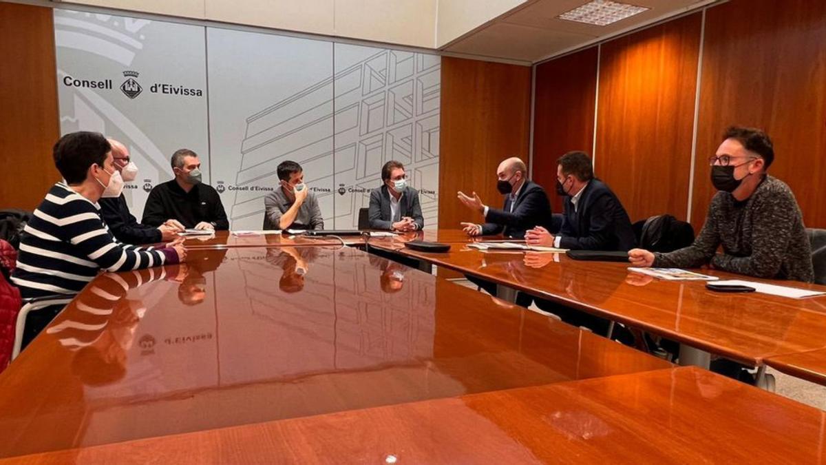 Imagen de la reunión celebrada ayer en el Consell. | D.I.