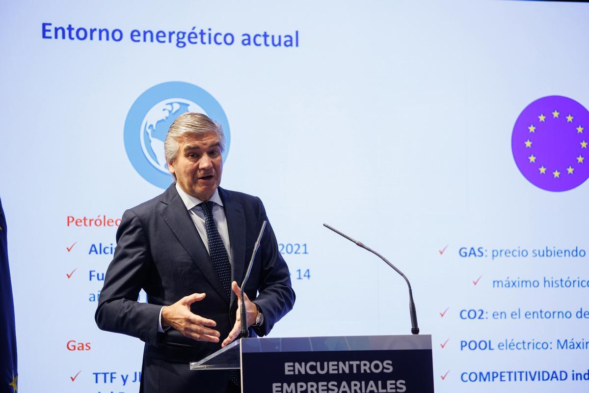 El presidente y consejero delegado de Naturgy, Francisco Reynés, clausura el encuentro empresarial CEOE-CEPYME.