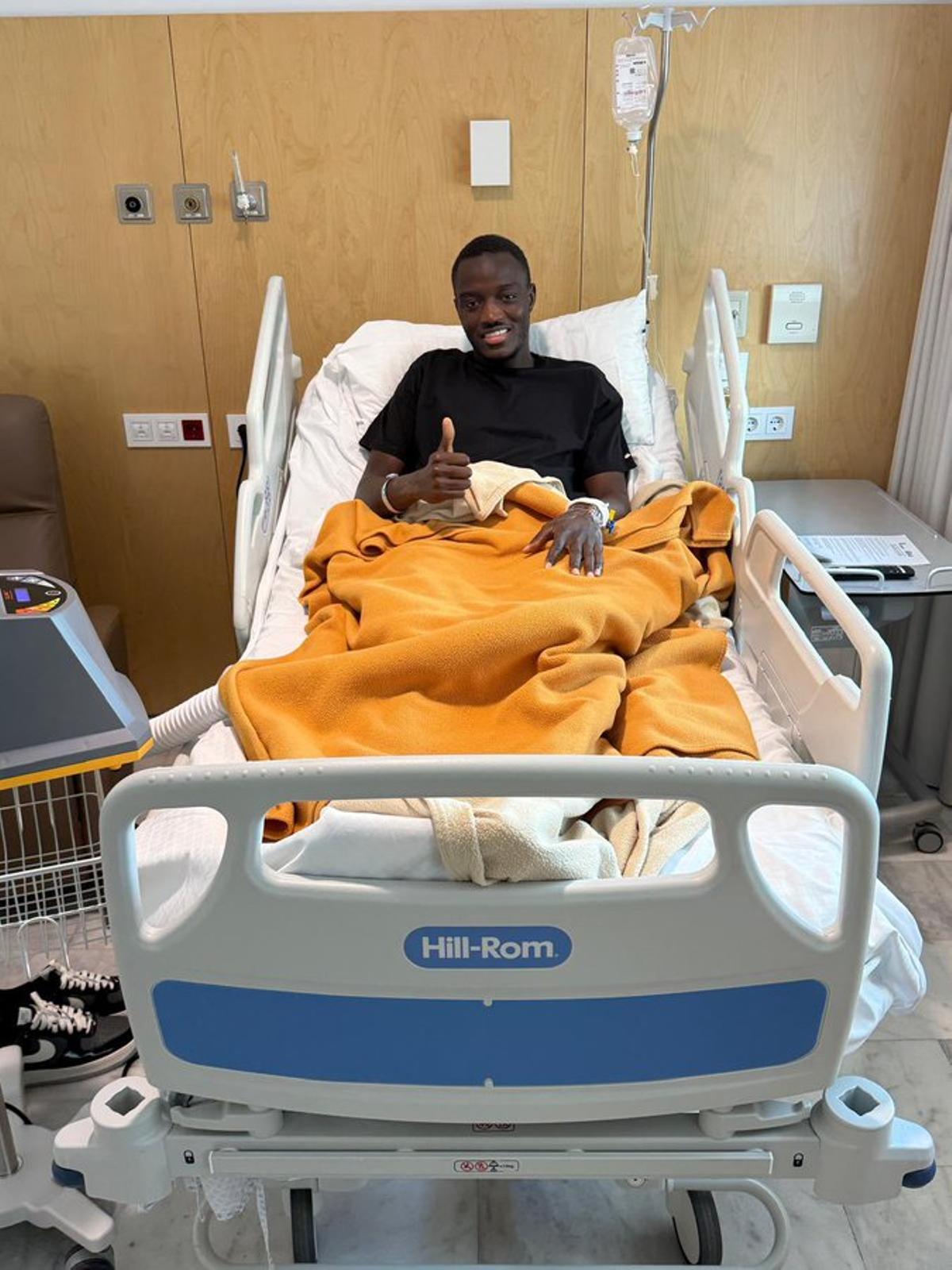 Mouctar Diakhaby tras ser intervenido