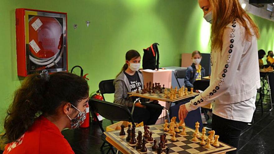 Mireia Almeida y Jenny Sanabria pueden con una excampeona del mundo