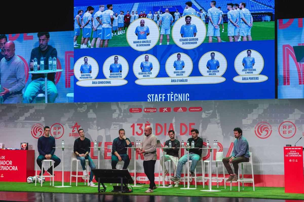 Manolo González y su staff, presentes en un acto de la FCF durante el Dia de l'Entrenador