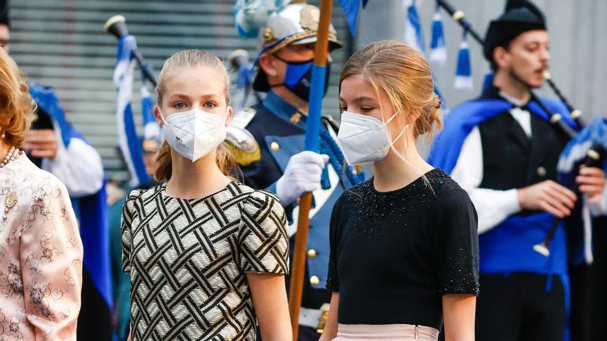 La princesse Leonor et l'infante Sofía aux Prix Princesse des Asturies 2021
