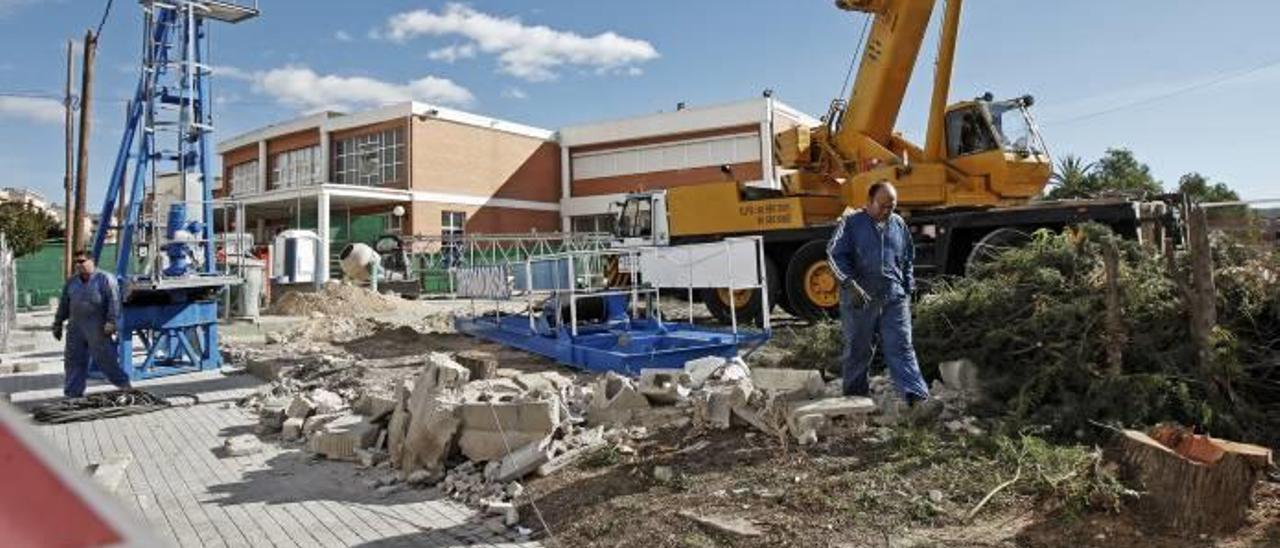 El colegio Santo Domingo Savio con obras de ampliación el año 2014.