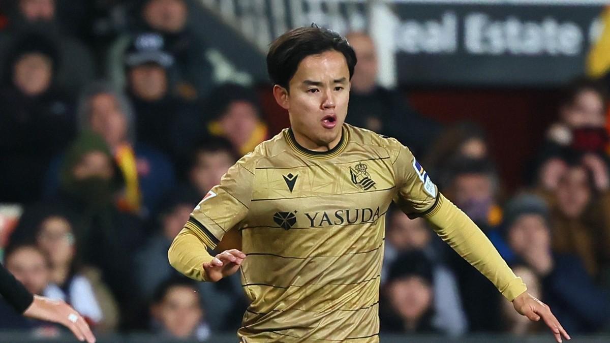 Graves insultos a Kubo y Barrenetxea en Mestalla